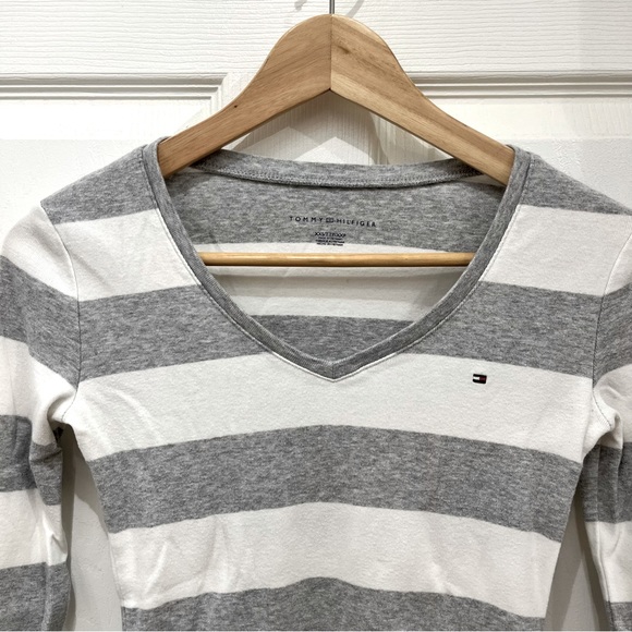 💠3/$10 TOMMY HILFIGER Long Sleeves Stripe Shirt - Picture 3 of 4